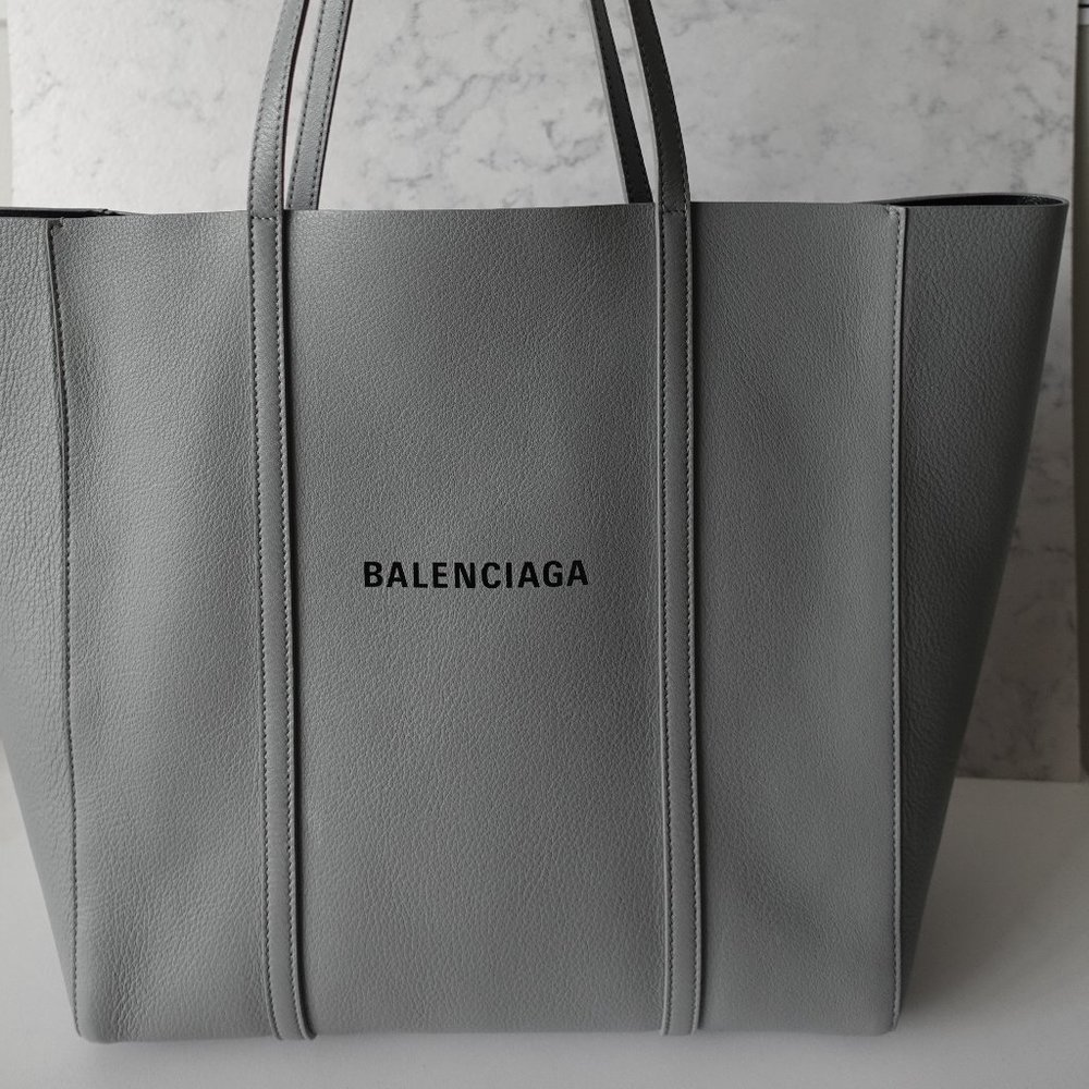 Balenciaga Small Everyday Leather Tote bag